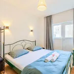 Ereva Seaside 1 Bedroom Modern דירה