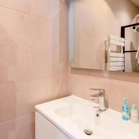 Ereva Seaside 1 Bedroom Modern 아파트 *