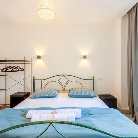 Ereva Seaside 1 Bedroom Modern Apartment