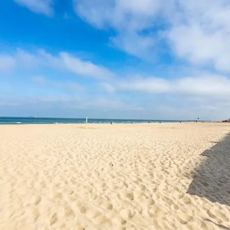 Ereva Seaside 1 Bedroom Modern דירה